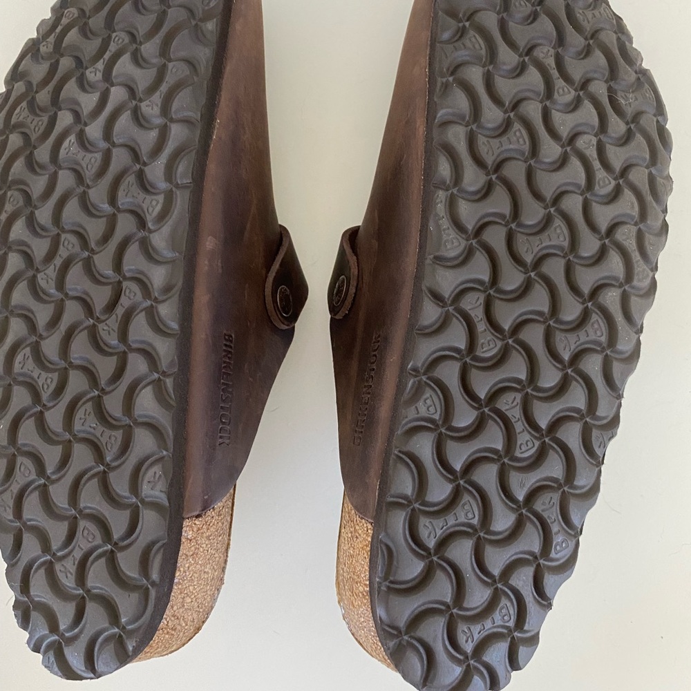 Men’s Birkenstock Boston oiled leather Habana clogs - never worn!! Size 42